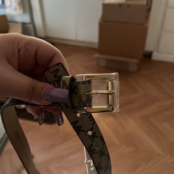 Brand new Michael Kors Belt Bag - Picture 2 of 4